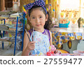 Cute asian girl show her paint brush. 27559477