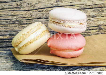 Macarons in three colors 27562805