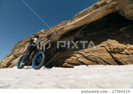 Fatbike. Fat tire bike. Fatbike. Fat tire bike. 27564314