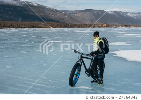 Fatbike. Fat tire bike. Fatbike. Fat tire bike. 27564342