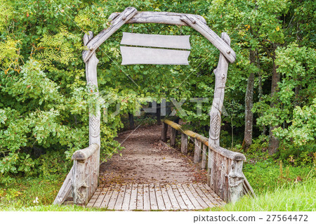 Wooden gate in park  27564472