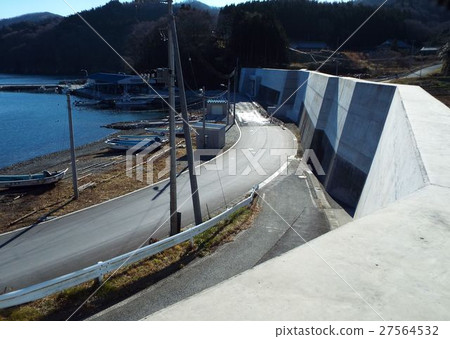 Establishment of tidal banks is proceeding after the Great East Japan Earthquake Establishment of tidal banks is proceeding after the Great East Japan Earthquake 27564532