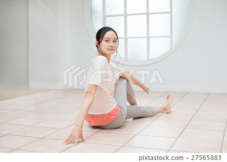 Yoga fitness image Yoga fitness image 27565883