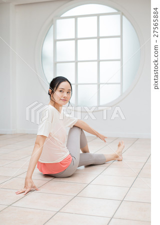 Yoga fitness image Yoga fitness image 27565884