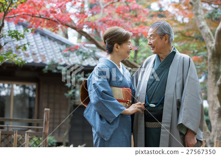 資深夫婦和服日本式衣物圖像 27567350