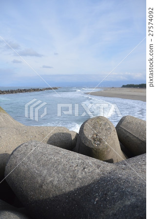 Tetrapod / Ocean (Iwasehama Beach / Toyama City Toyama Iwase) 27574092