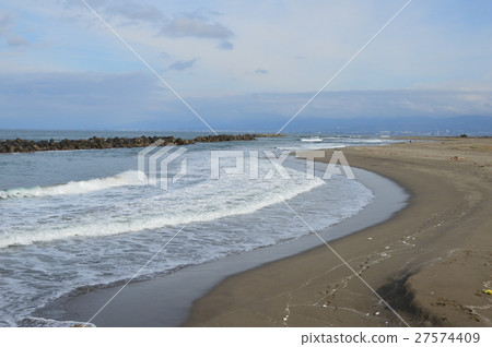 Wave beach (Iwasehama Beach / Toyama City Iyase, Toyama Prefecture) 27574409