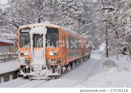 [Aomori Prefecture Goshogawara] Train that runs in the snow scene of Tsugaru 27576116