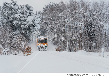 [青森縣五所川原]穿越津輕雪原的列車 27576120