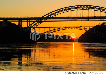 Saikai橋的黎明和日出 27576172