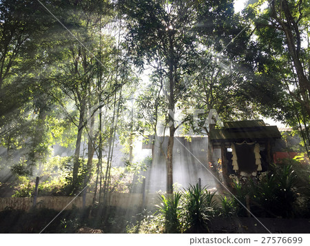 Natural sunlight ray at the top of mountain behind Natural sunlight ray at the top of mountain behind 27576699