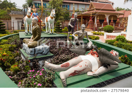 四門門的雕像在Wat Puria·正式舞會·Las寺廟外面在柬埔寨 27579840