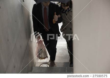 一對夫婦做約會 一對夫婦做約會 27580575