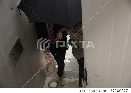 A couple doing a date 27580577