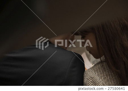 Couple back view 27580641