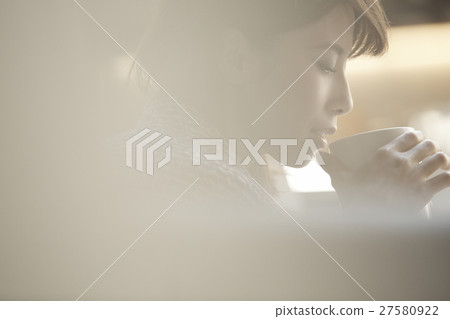 女性肖像 27580922