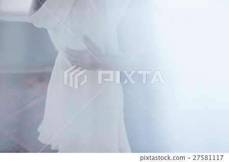 Romantic living together 27581117