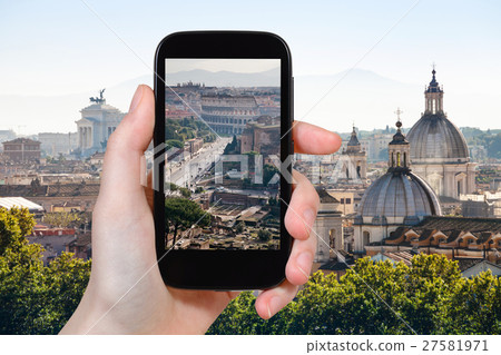 tourist photographs roman forums in Rome 27581971