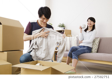 Moving couple couple couple newly-married life life lifestyle gender 27582751