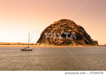 Morro Rock and Morro Bay, Big Sur, California, USA Morro Rock and Morro Bay, Big Sur, California, USA 27586476