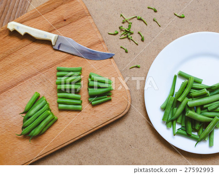 Greenbeans on the table 27592993