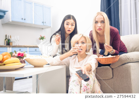 Friends girls having party at home Friends girls having party at home 27594432