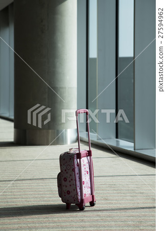 Unattended Luggage 27594962