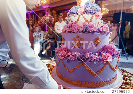 Waiter carries luxurious violet wedding Waiter carries luxurious violet wedding 27596953