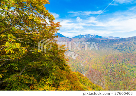 Mt.Nantai surrounded by autumn colours in Autumn 27600403
