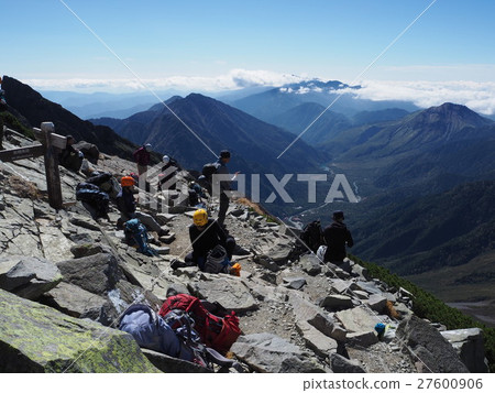 Climbers who rest at Kimiko Hei 27600906