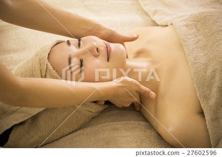 young woman young woman 27602596