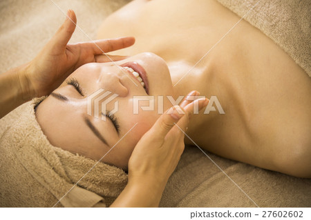 young woman young woman 27602602