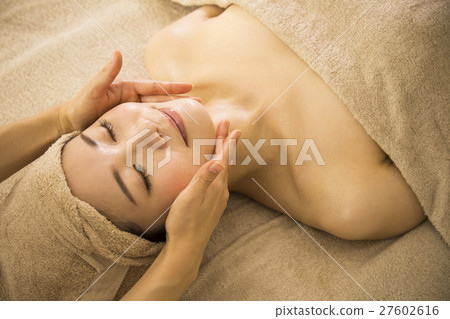 young woman young woman 27602616