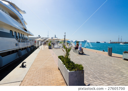 Yotto Harbor  27605700