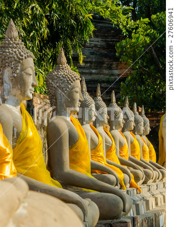 Row of Buddha statues 27606941