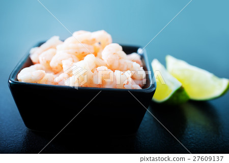 boiled shrimps 27609137