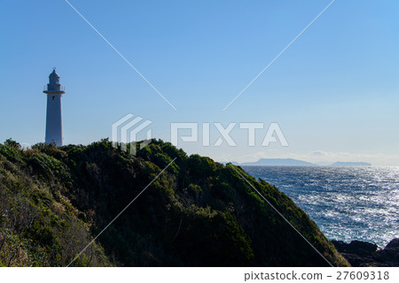 在Izushita Shima Nikikijimaki海岸的燈塔 27609318