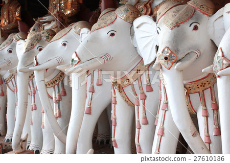 Statue of elephant, Maha Bodhi Ta Htaung monastery 27610186