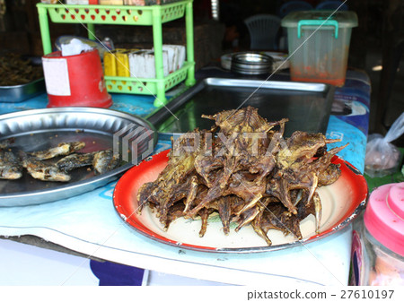 Exotic food fried rat 27610197
