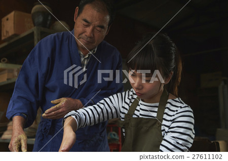 Ceramic art experience image 27611102