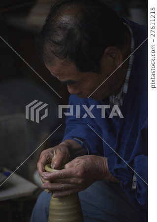 Ceramic artist Portrait 27611218