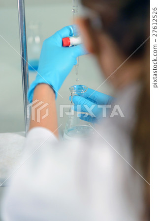 scientist is demonstrate the titration technique scientist is demonstrate the titration technique 27612526