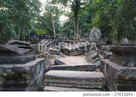 Ben Melia ruins 27613843