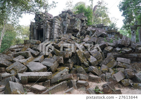 Ben Melia ruins 27613844