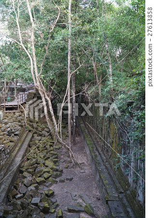 Ben Melia ruins 27613858