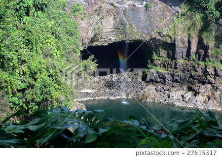 Rainbow Falls, Big Isalnd, Hawaii.. Rainbow Falls, Big Isalnd, Hawaii.. 27615317