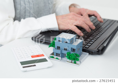 住房圖像高級白背 27615451