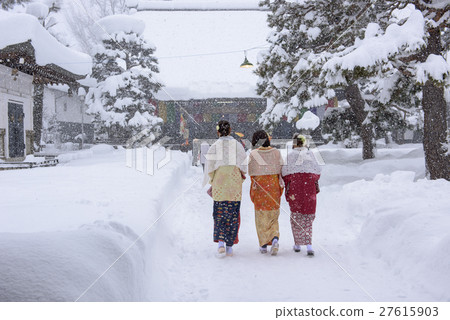 Hida Kagawa River in winter 27615903