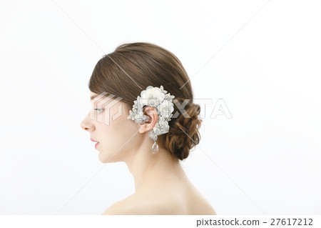 Bridal beauty shot Foreign women's ear cuff Bridal beauty shot Foreign women's ear cuff 27617212