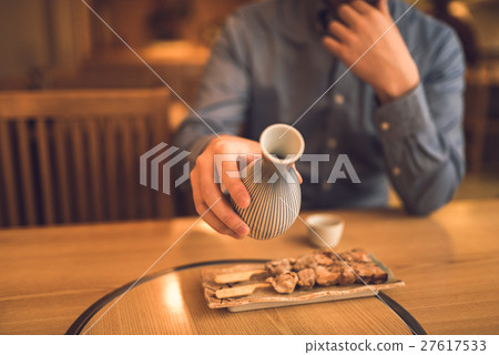 酒館 27617533
